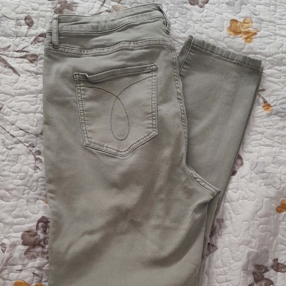 Calvin Klein Jeans in Light Green